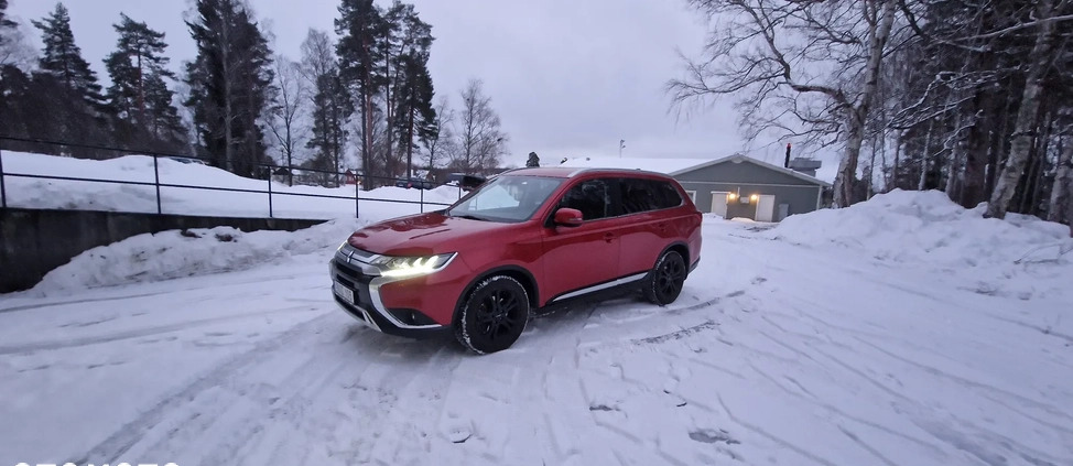 Mitsubishi Outlander cena 73900 przebieg: 189994, rok produkcji 2019 z Ciechanów małe 379